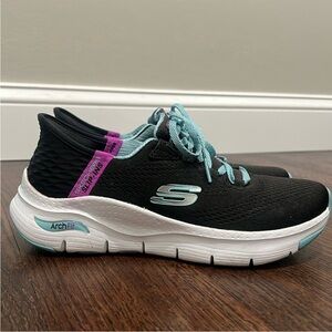 Sketchers slip in arch lift sneakers